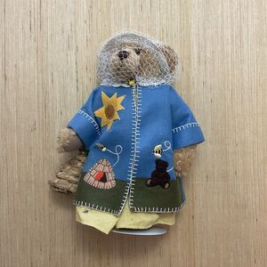 Ashton - Drake GALLERY  TEDDY BEAR “ Bee Keeper”  Bear Plush Hive Stand